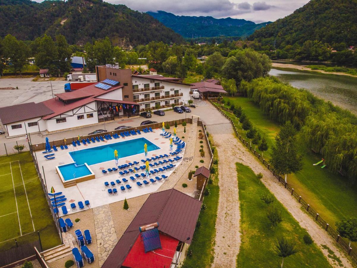 Hotel Class Brezoi Εξωτερικό φωτογραφία