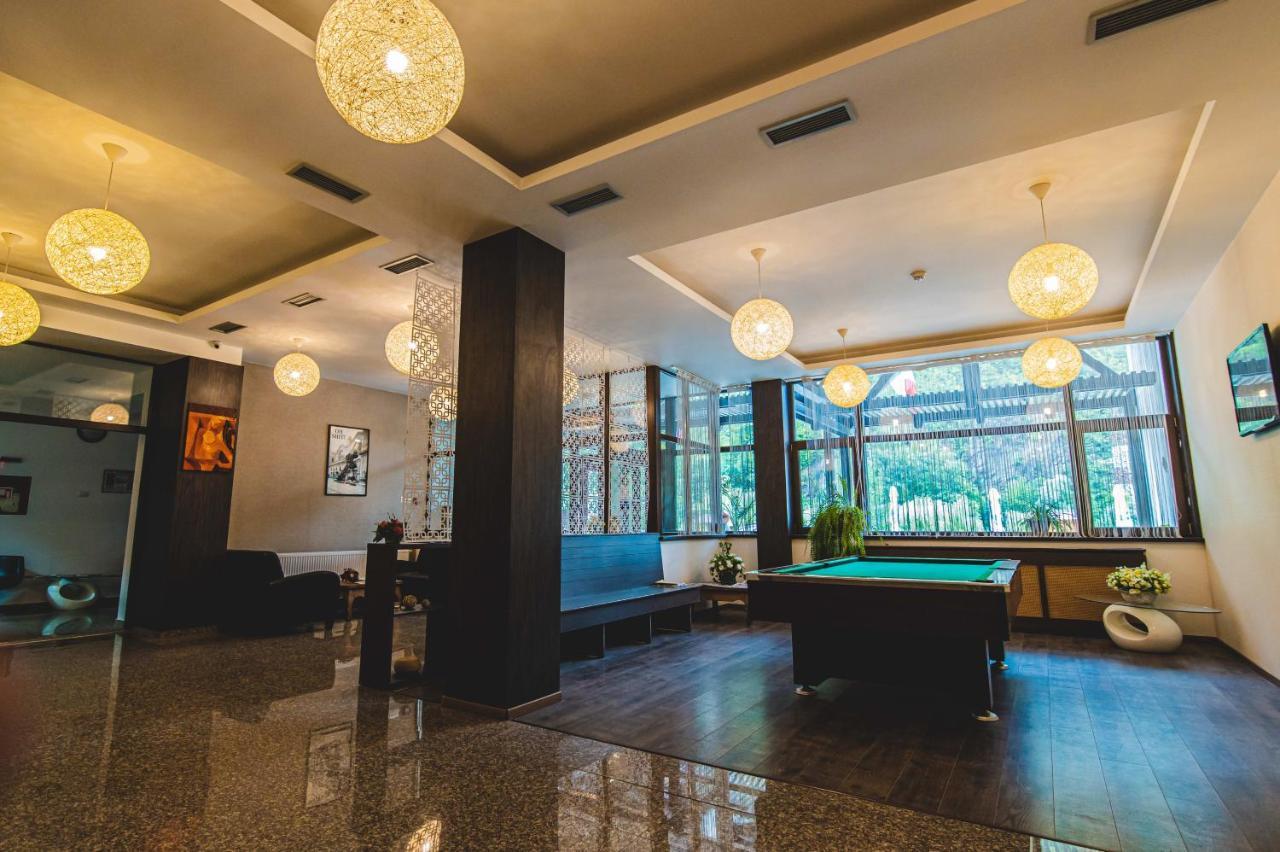 Hotel Class Brezoi Εξωτερικό φωτογραφία