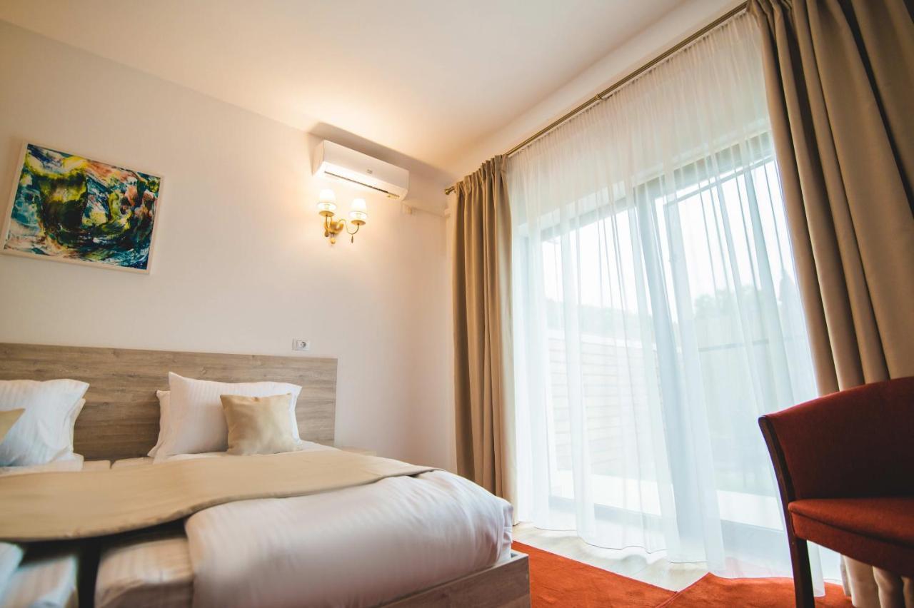 Hotel Class Brezoi Εξωτερικό φωτογραφία
