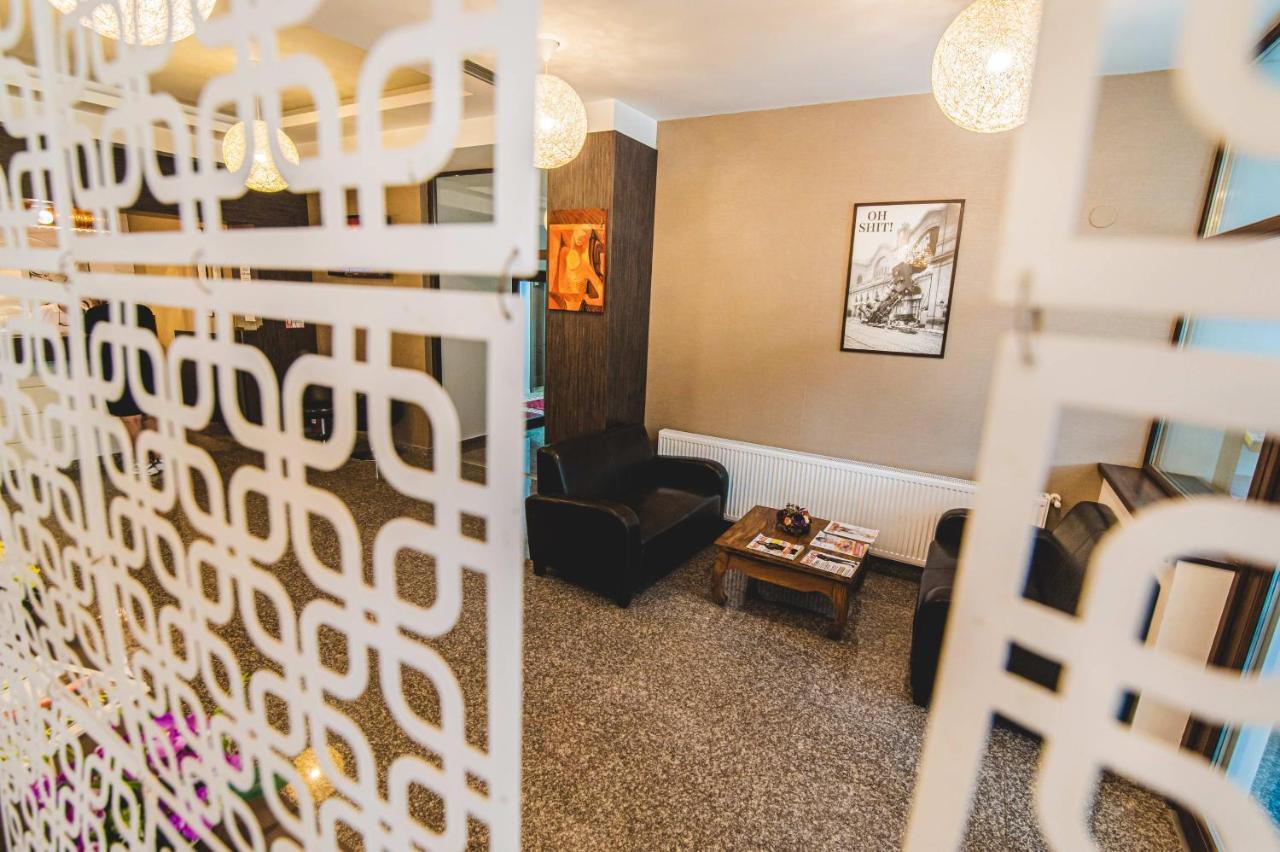 Hotel Class Brezoi Εξωτερικό φωτογραφία