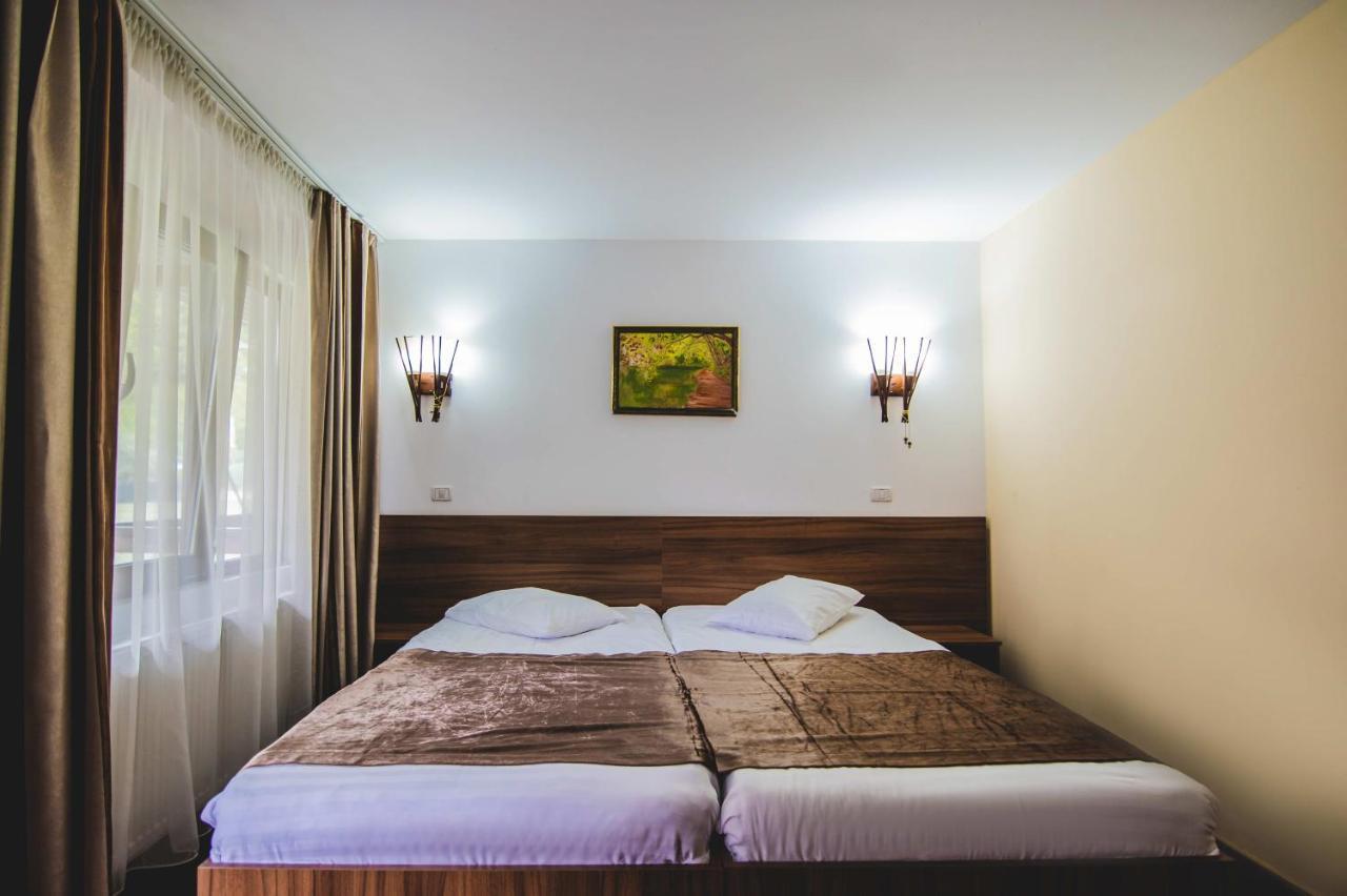 Hotel Class Brezoi Εξωτερικό φωτογραφία