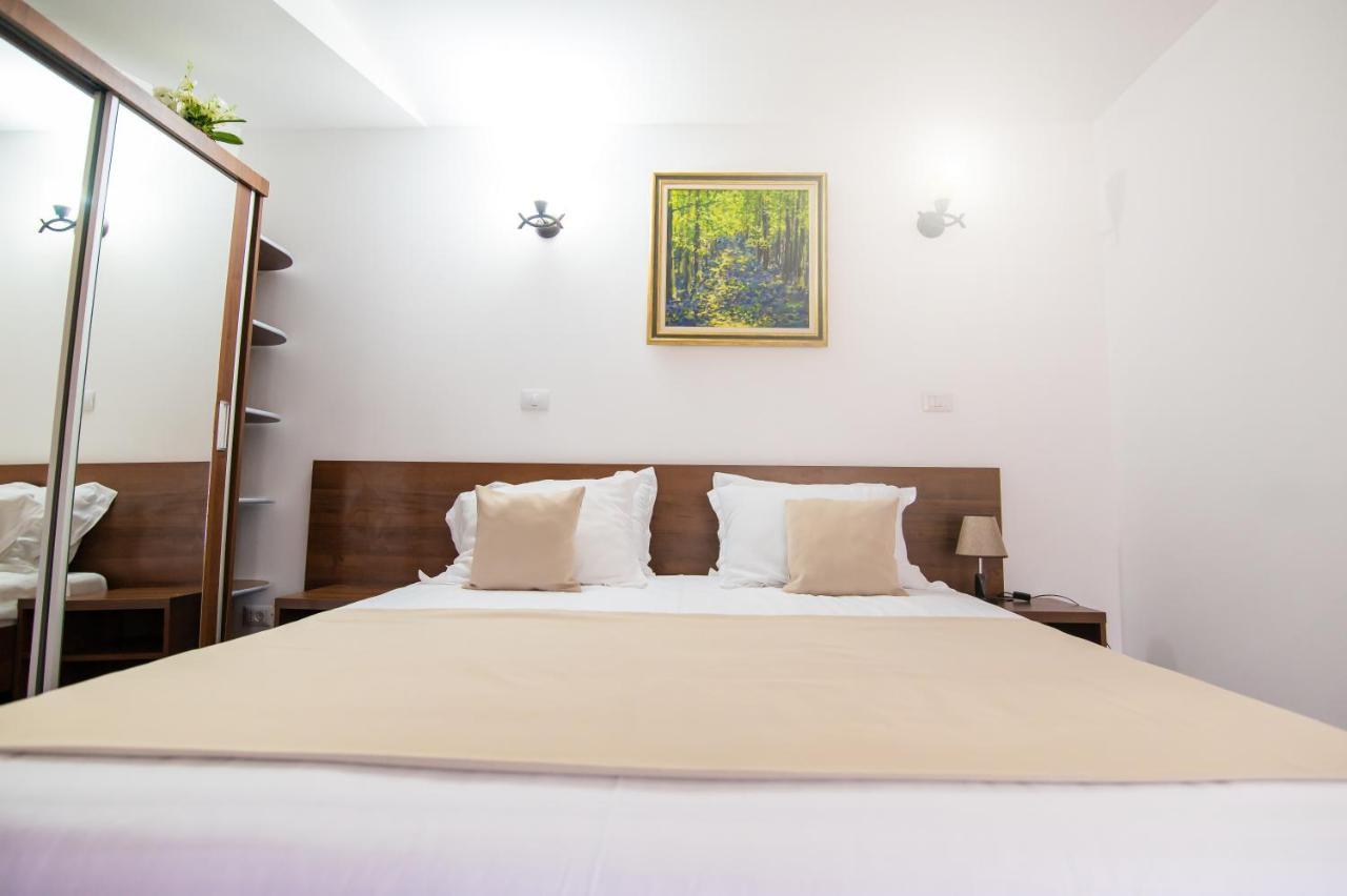 Hotel Class Brezoi Εξωτερικό φωτογραφία