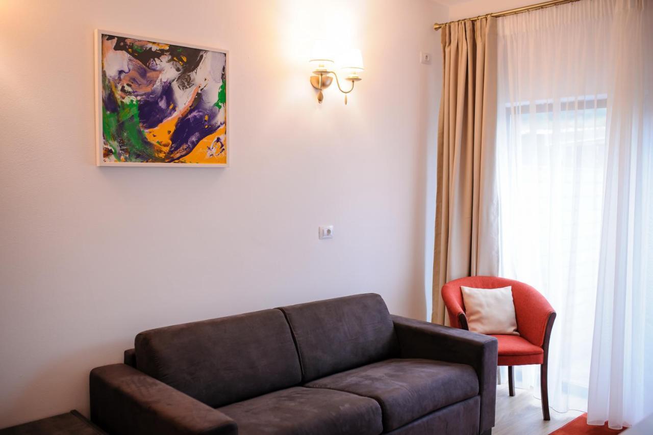 Hotel Class Brezoi Εξωτερικό φωτογραφία