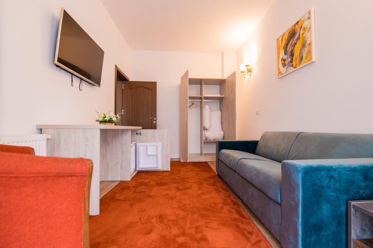 Hotel Class Brezoi Εξωτερικό φωτογραφία