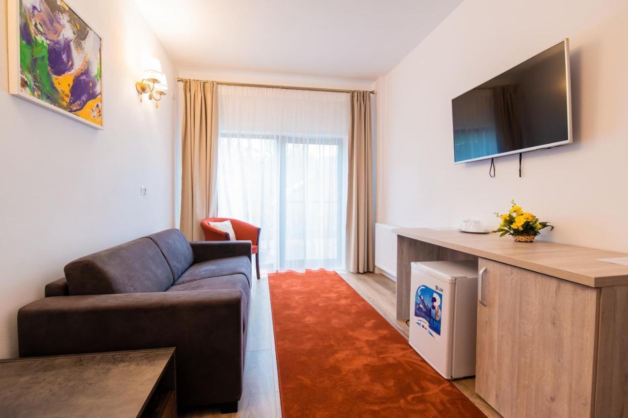 Hotel Class Brezoi Εξωτερικό φωτογραφία